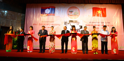 ງານວາງສະແດງເອກະສານ, ວັດຖຸພັນກ່ຽວກັບ “ສາຍພົວພັນ ແບບພິເສດ ຫວຽດນາມ - ລາວ”